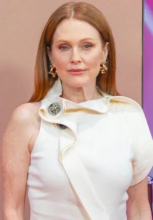 Julianne Moore OnlyFans Leaked Free Thumbnail Picture - #EDFx5XWXYD