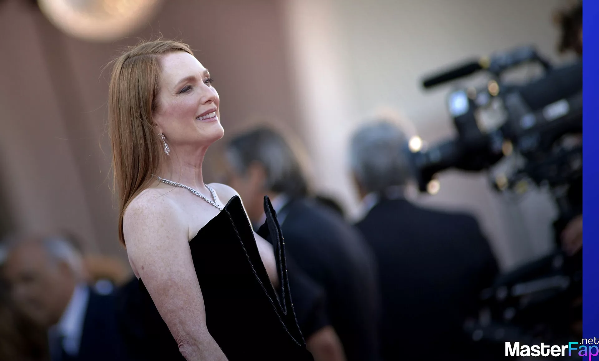 Julianne Moore Nude OnlyFans Leak Picture #EVQNCov8Zd | MasterFap.net