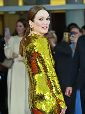 Julianne Moore OnlyFans Leaked Free Thumbnail Picture - #TmPeEhcIkg