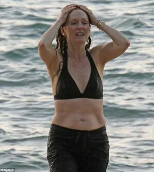 Julianne Moore OnlyFans Leaked Free Thumbnail Picture - #Xnkv20FFyQ