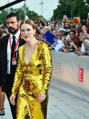 Julianne Moore OnlyFans Leaked Free Thumbnail Picture - #mZnFFiw4XX