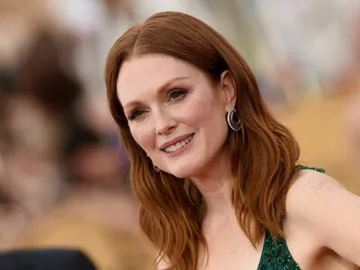 Julianne Moore OnlyFans Leaked Free Thumbnail Picture - #pD4ubd2Jnr