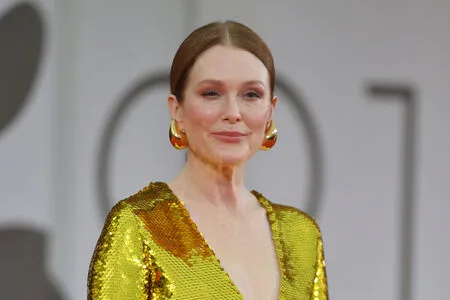 Julianne Moore OnlyFans Leaked Free Thumbnail Picture - #wvnZ4d28Wh