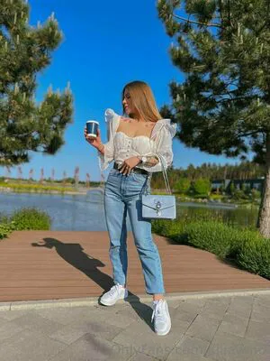 Juliawind OnlyFans Leaked Free Thumbnail Picture - #dwSKX8OnBO