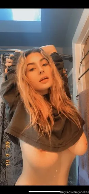 Julie Ann OnlyFans Leaked Free Thumbnail Picture - #BJDCPMINdP