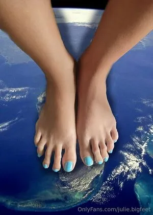 Julie Bigfeet OnlyFans Leaked Free Thumbnail Picture - #4LonQeCb8G