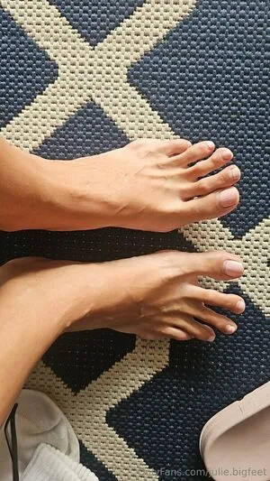 Julie Bigfeet OnlyFans Leaked Free Thumbnail Picture - #98UedgiUu4