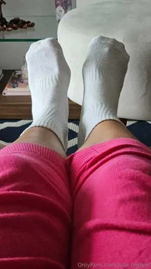 Julie Bigfeet OnlyFans Leaked Free Thumbnail Picture - #U7mV79ipoe