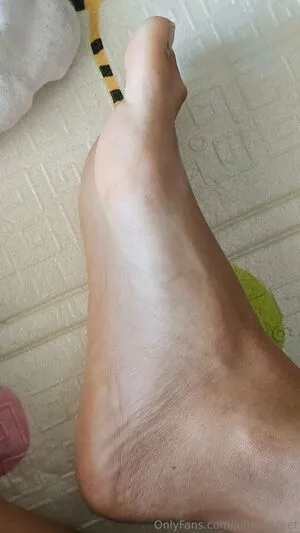Julie Bigfeet OnlyFans Leaked Free Thumbnail Picture - #x0jmk3jMkN