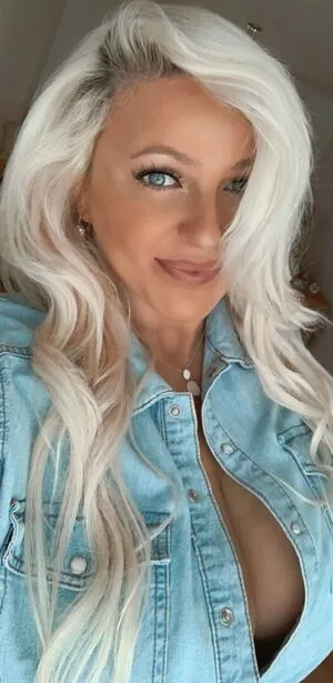 Julie OnlyFans Leaked Free Thumbnail Picture - #AD1oslu48t