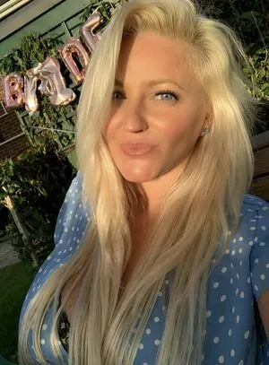 Julie OnlyFans Leaked Free Thumbnail Picture - #Dr4C2Qu1SA