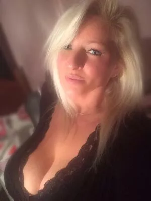 Julie OnlyFans Leaked Free Thumbnail Picture - #FHMphtVIeo