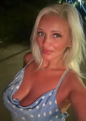 Julie OnlyFans Leaked Free Thumbnail Picture - #e333GqcgYt