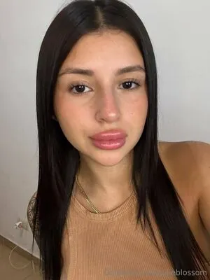 Julieblossom OnlyFans Leaked Free Thumbnail Picture - #71WgEXj8BQ