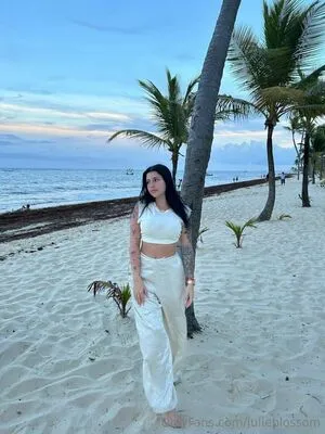 Julieblossom OnlyFans Leaked Free Thumbnail Picture - #BZJHUjkGzZ