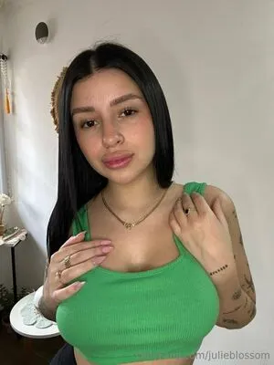 Julieblossom OnlyFans Leaked Free Thumbnail Picture - #GTea4ekNnf