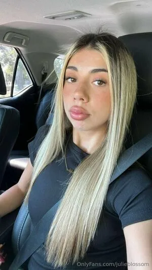 Julieblossom OnlyFans Leaked Free Thumbnail Picture - #OLm6mapgop
