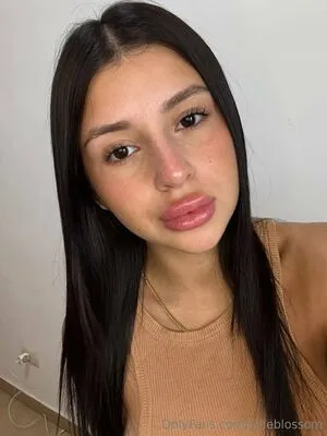 Julieblossom OnlyFans Leaked Free Thumbnail Picture - #R9YP2jo1Jm