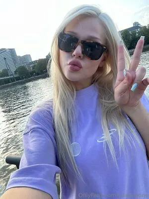 Julieschone OnlyFans Leaked Free Thumbnail Picture - #1aKMApTT1Z