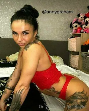 Julietaylor OnlyFans Leaked Free Thumbnail Picture - #1mCciHy7EV