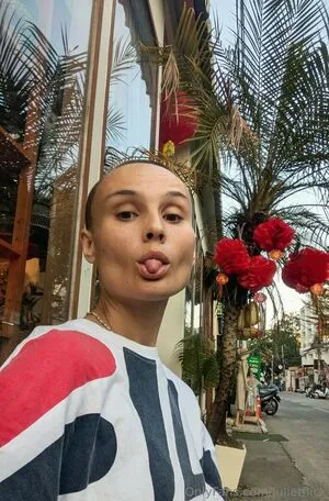 Julietflick OnlyFans Leaked Free Thumbnail Picture - #x7HvedQdXg