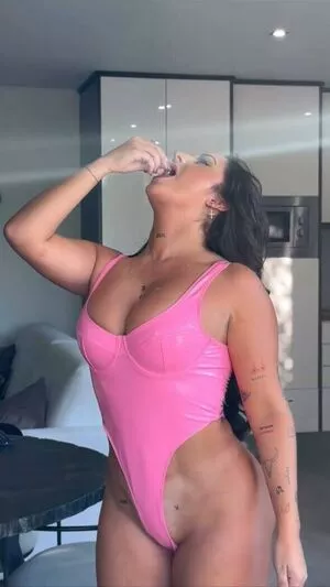 Jullyvrose OnlyFans Leaked Free Thumbnail Picture - #4DgrBVo2sR