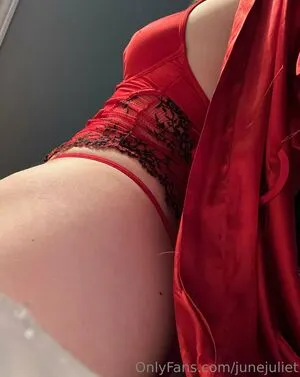 Junejuliet OnlyFans Leaked Free Thumbnail Picture - #LlrRPsOMby