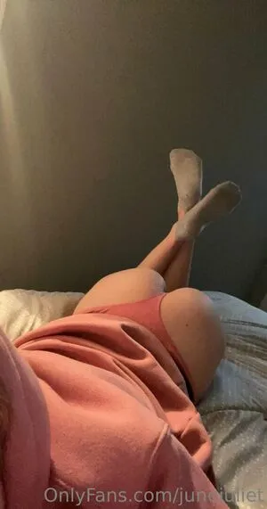 Junejuliet OnlyFans Leaked Free Thumbnail Picture - #x2q8j6GL71