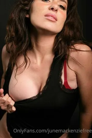 Junemackenziefree OnlyFans Leaked Free Thumbnail Picture - #RsapWYXdA0