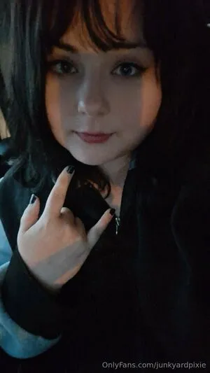 Junkyardpixie OnlyFans Leaked Free Thumbnail Picture - #VrVC01Nnhd