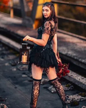 Justine Anne Crane OnlyFans Leaked Free Thumbnail Picture - #3WVc3QtCjE