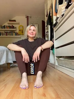 Justmariisfeetofficial OnlyFans Leaked Free Thumbnail Picture - #03KrHihxM6