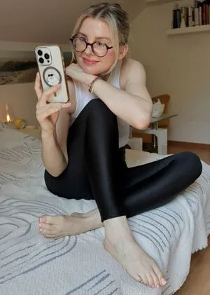 Justmariisfeetofficial OnlyFans Leaked Free Thumbnail Picture - #pq1havx613