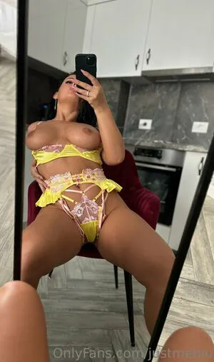 Justmebiu OnlyFans Leaked Free Thumbnail Picture - #UYSoor4Alr