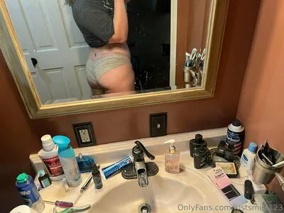 Justsmile123 OnlyFans Leaked Free Thumbnail Picture - #rYT9THny49