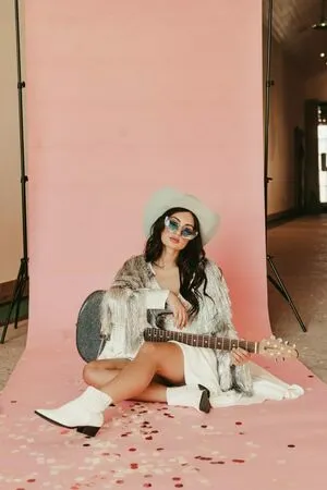 Kacey Musgraves OnlyFans Leaked Free Thumbnail Picture - #5OWLs2XlSm