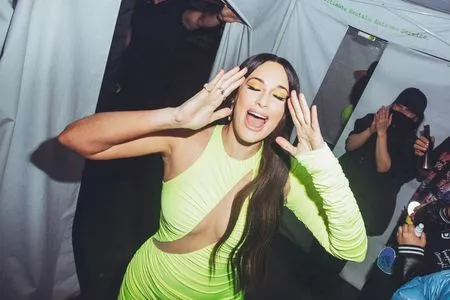 Kacey Musgraves OnlyFans Leaked Free Thumbnail Picture - #Q1B8iFMWBy