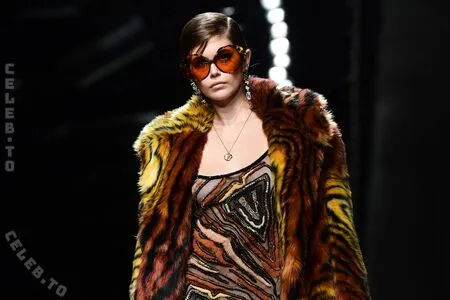 Kaia Gerber OnlyFans Leaked Free Thumbnail Picture - #tYDvBwppBL