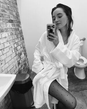 Kaitlyn Dever OnlyFans Leaked Free Thumbnail Picture - #anzE86qOZO