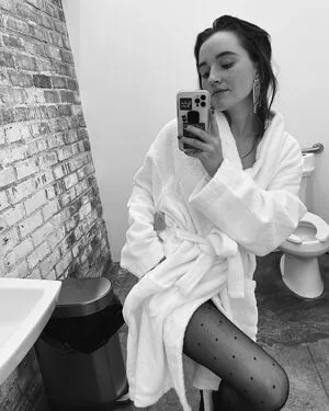 Kaitlyn Dever OnlyFans Leaked Free Thumbnail Picture - #ccmuQ7BrTy