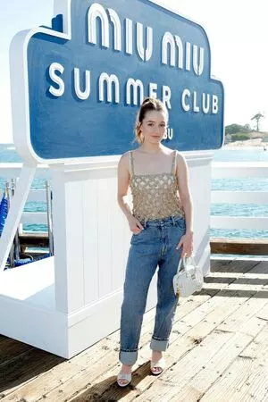 Kaitlyn Dever OnlyFans Leaked Free Thumbnail Picture - #j7U8Sh3jEK