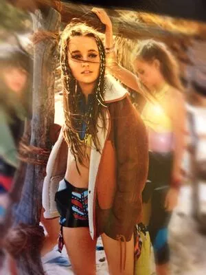 Kaitlyn Dever OnlyFans Leaked Free Thumbnail Picture - #tdEayXmRp7