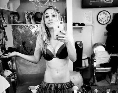 Kaley Cuoco OnlyFans Leaked Free Thumbnail Picture - #E9lhubGU9C