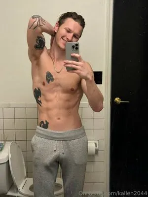 Kallen2044 OnlyFans Leaked Free Thumbnail Picture - #3v8BooF2fw