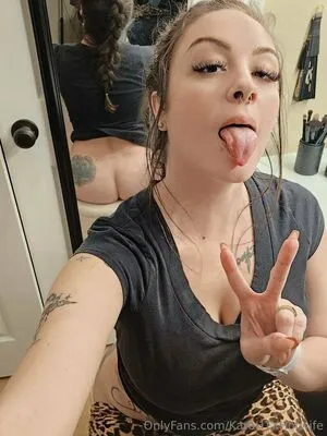 Karahtxhotwife OnlyFans Leaked Free Thumbnail Picture - #9b6I4PJSXq