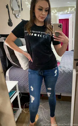 Karahtxhotwife OnlyFans Leaked Free Thumbnail Picture - #dsnJsIdj8H