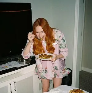 Karen Gillan OnlyFans Leaked Free Thumbnail Picture - #3IuIzmGxna