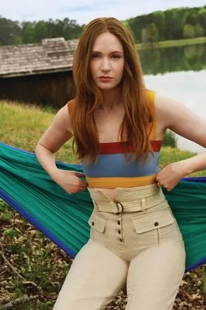 Karen Gillan Thumbnail Picture