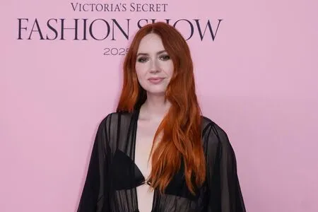 Karen Gillan OnlyFans Leaked Free Thumbnail Picture - #W7eaKEAzje