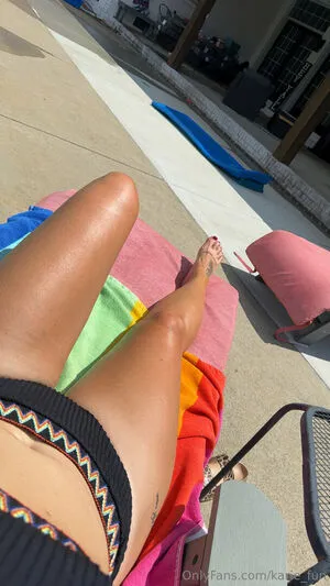 Karie Fun OnlyFans Leaked Free Thumbnail Picture - #fxLIh569un